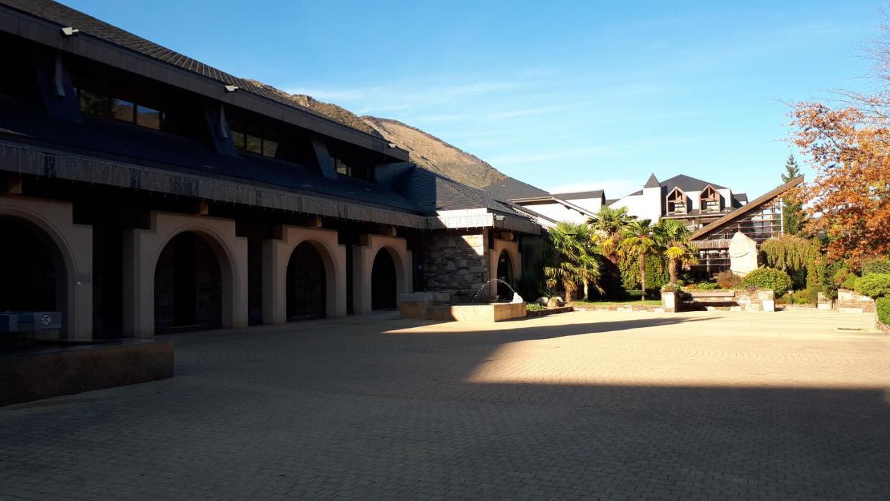 Hameau Des Thermes - Appartement Rez De Chaussee Сен-Ларі-Сулан Екстер'єр фото